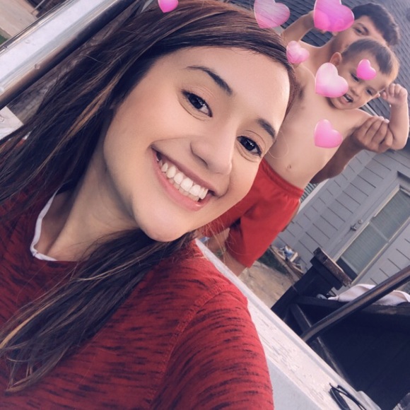 Meet your Posher, Anahi - Picture 1 of 1